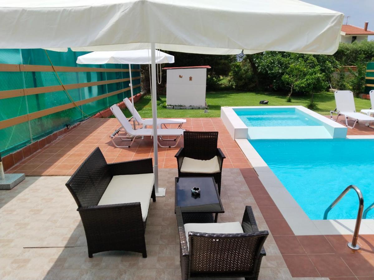 Maria Lemoni Swimming Pool Apartment Nea Skioni Exterior foto